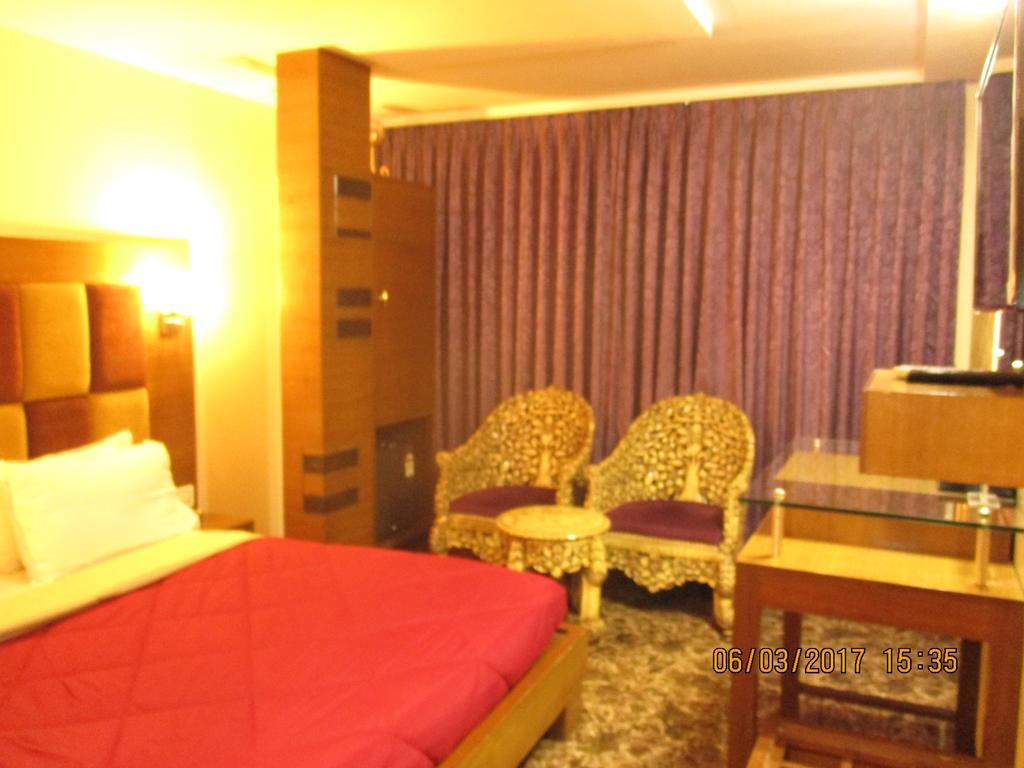 Hotel Sapna Bombay Extérieur photo