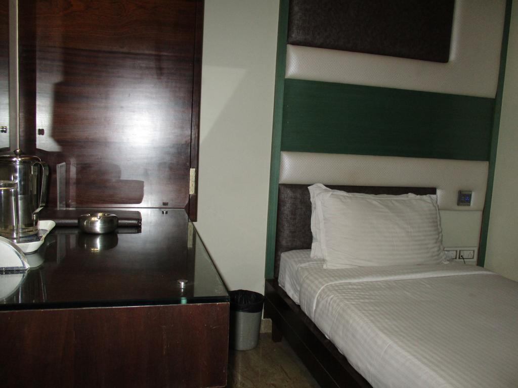 Hotel Sapna Bombay Extérieur photo